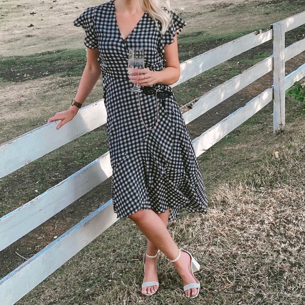 Isaac Mizrahi Black and White Gingham Wrap Dress. Size medium.